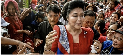 Imelda Marcos welcomed by supporters in Caloocan, Manila, on her 77th birthday in 2006