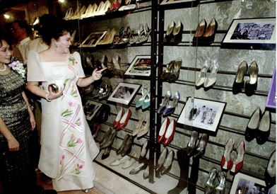 Imelda Marcos viewing her shoe collection at the Marikina Shoe Museum in 2001